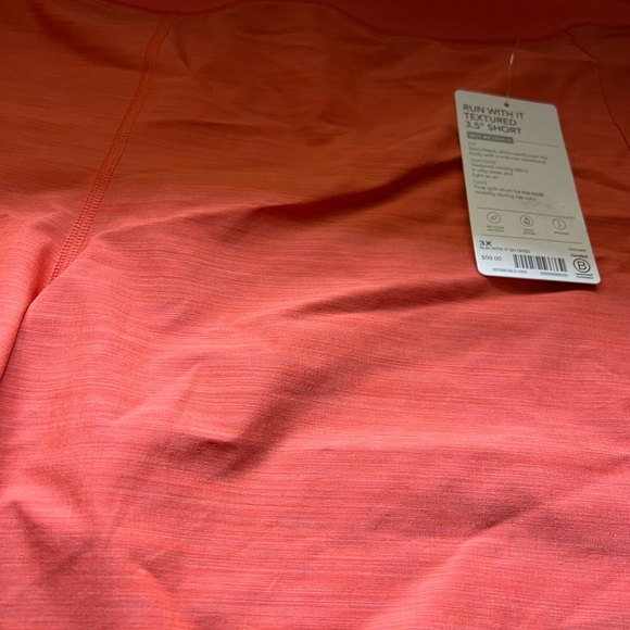 Athleta Textured Run With It 3.5” shorts - Picture 9 of 10